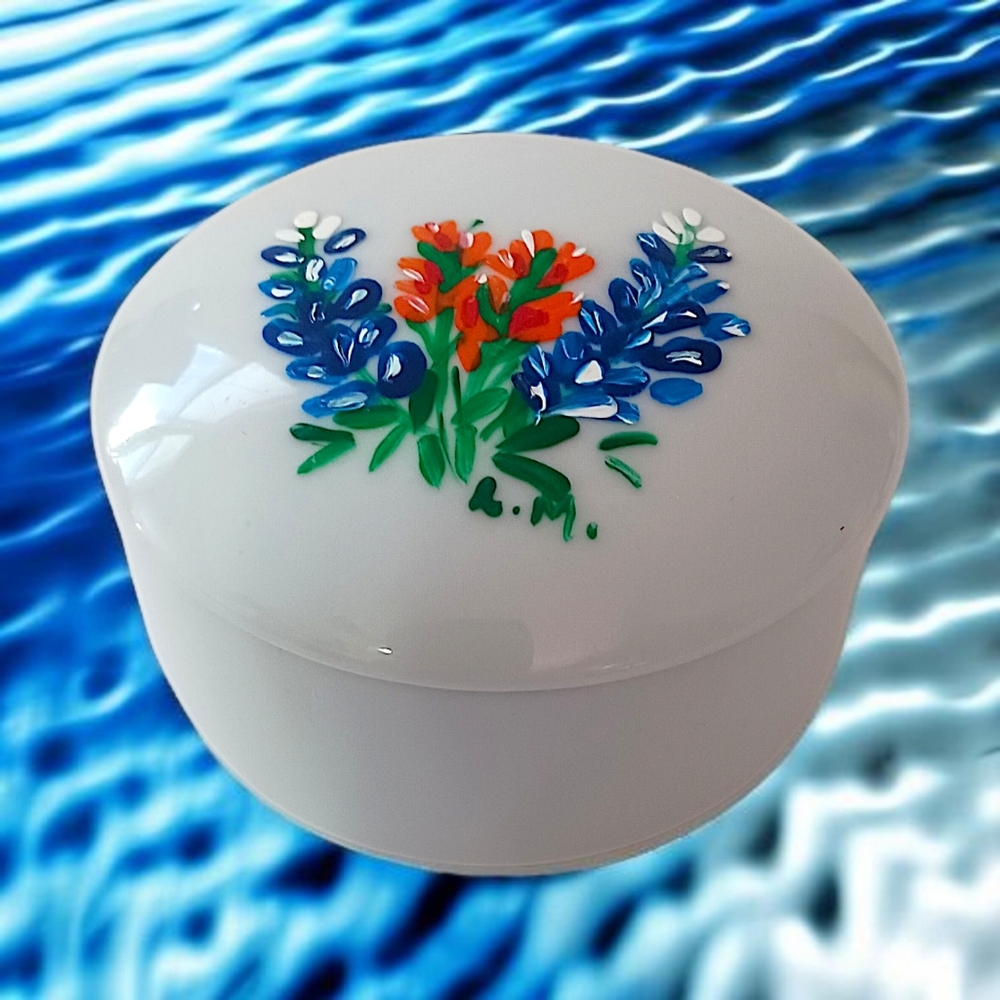 Vintage Hand Painted Floral Trinket Dish Box Lidded Porcelain Lady Bird Johnson‎